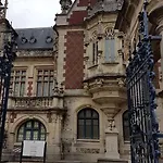 La Petite Maison Pres De La